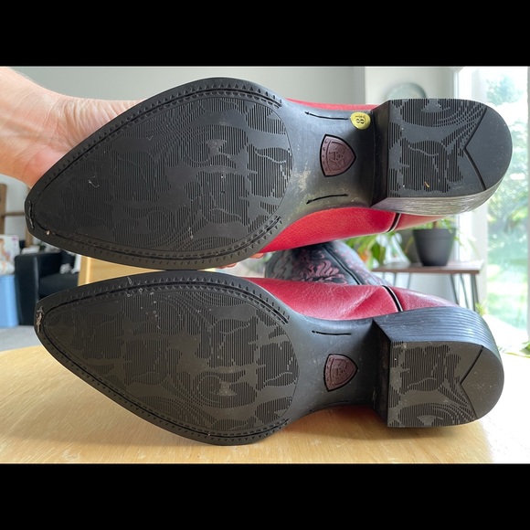 EUC Ariat pointed toe boots, size 8 1/2 - Picture 5 of 6